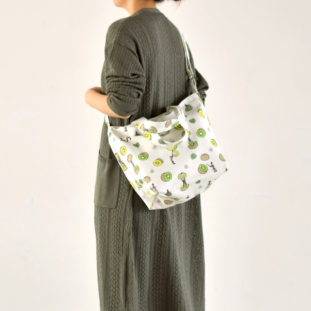 「キャンバス ショルダートート（3500円・税別／全3種）」（C）2015-2019 DMM GAMES/Nitroplus