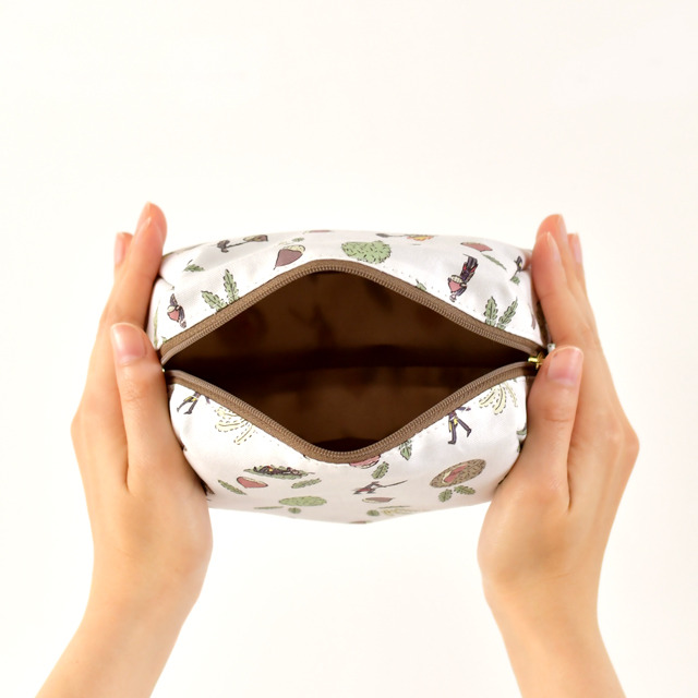 「トラペーズポーチ（2500円・税別／全3種）」（C）2015-2019 DMM GAMES/Nitroplus