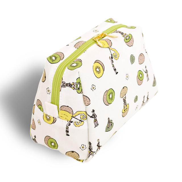 「トラペーズポーチ（2500円・税別／全3種）」（C）2015-2019 DMM GAMES/Nitroplus