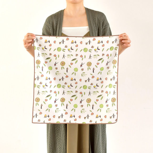 「バンダナ（1800円・税別／全3種）」（C）2015-2019 DMM GAMES/Nitroplus