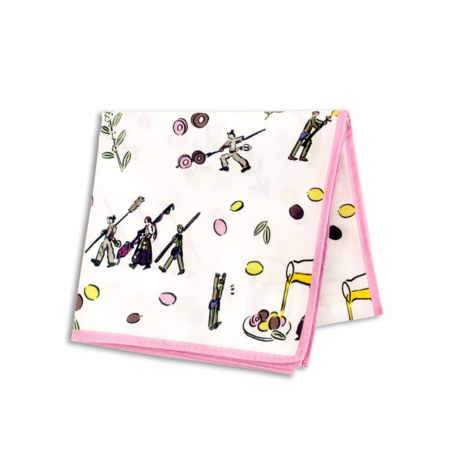 「バンダナ（1800円・税別／全3種）」（C）2015-2019 DMM GAMES/Nitroplus