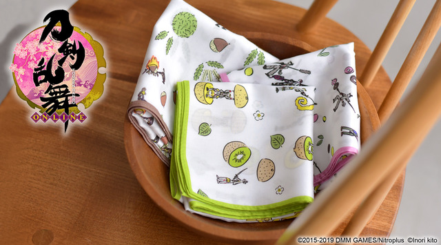 「バンダナ（1800円・税別／全3種）」（C）2015-2019 DMM GAMES/Nitroplus