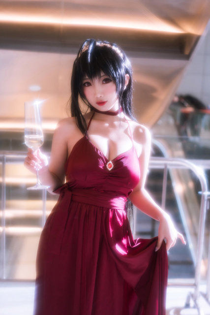 大鳳（禁断の宴ver.）『アズールレーン』