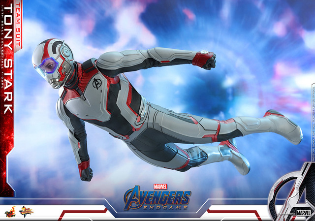 「『アベンジャーズ／エンドゲーム』1/6スケールフィギュア　トニー・スターク（チームスーツ版）」32,000円（税込）（C） 2019 Marvel