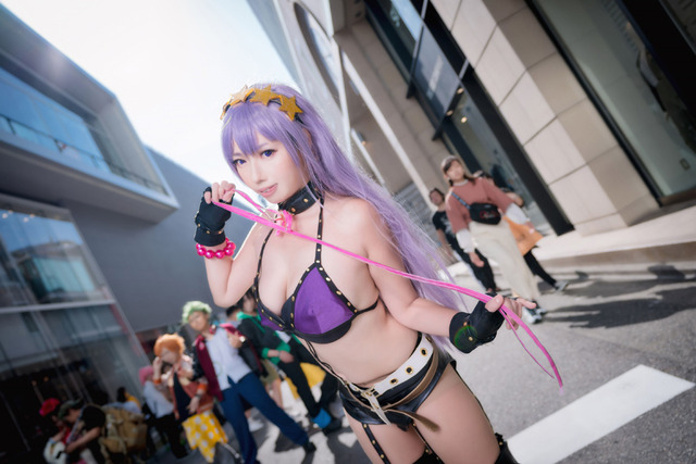 【コスプレ】魅惑の水着BBにメイド酒呑童子まで！「ホココス2019」FGO美女レイヤーまとめ【写真100枚】