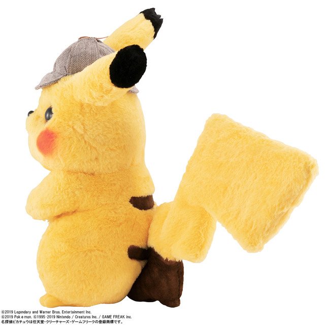 「LIFE SIZE DOLL 名探偵ピカチュウ」21,780円 (税込）（C）2019 Legendary and Warner Bros. Entertainment Inc.（C）2019 Pokemon. （C）1995-2019 Nintendo / Creatures Inc. / GAME FREAK inc.名探偵ピカチュウは任天堂・クリーチャーズ・ゲームフリークの登録商標です。
