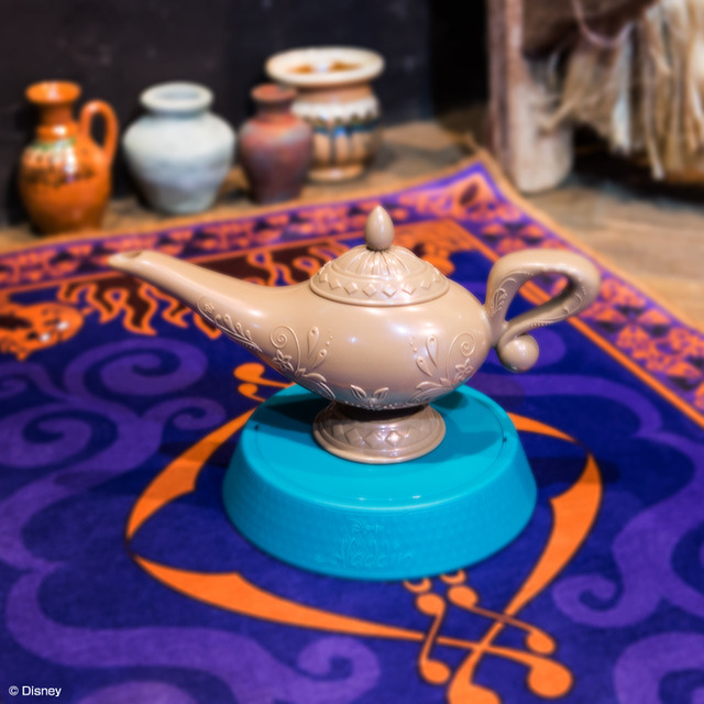 ラストワン賞：魔法のランプ型ライト～ラストワンver.～ 1回650円(税込)（C） Disney