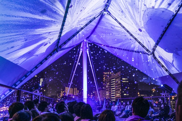 「海の上映会」（C）2019 五十嵐大介・小学館／「海獣の子供」製作委員会