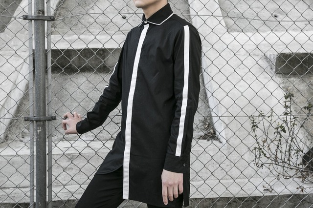 シャツ／各11,800円（税別）（C）2017 川原 礫／KADOKAWA アスキー・メディアワークス／SAO-A Project