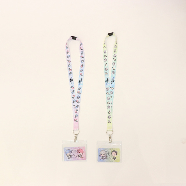 ストラップ付きカードケース 各￥300円（税抜）（C）長月達平・株式会社KADOKAWA刊／Re:ゼロから始める異世界生活製作委員会