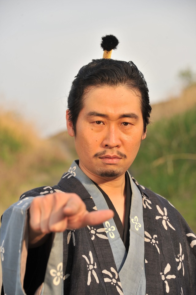 『劇場版 仮面ライダージオウ／騎士竜戦隊リュウソウジャー』織田信長役：前野朋哉（C）劇場版「ジオウ・リュウソウジャー」製作委員会 （C）石森プロ・テレビ朝日・ADK EM・東映