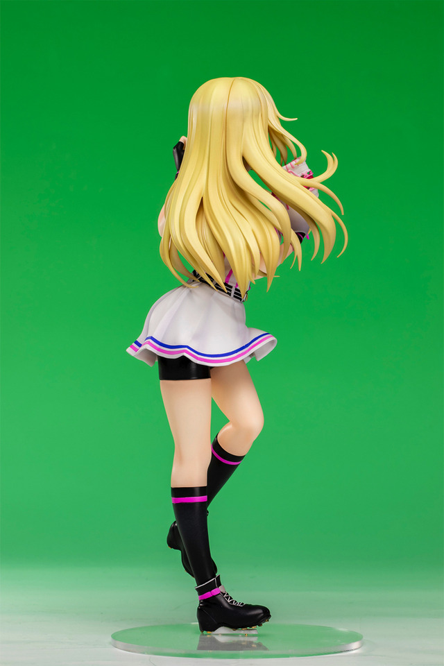 「八月のシンデレラナイン『野崎 夕姫』塗装済み完成品フィギュア」15,000円（税別）（C）Akatsuki Inc./アニメ「八月のシンデレラナイン」製作委員会