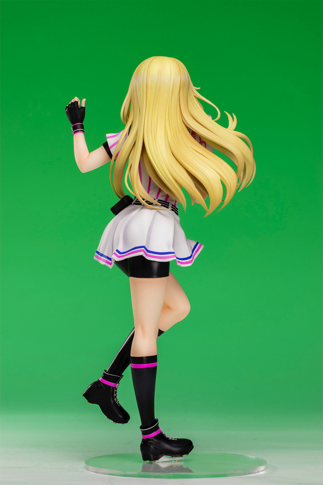 「八月のシンデレラナイン『野崎 夕姫』塗装済み完成品フィギュア」15,000円（税別）（C）Akatsuki Inc./アニメ「八月のシンデレラナイン」製作委員会