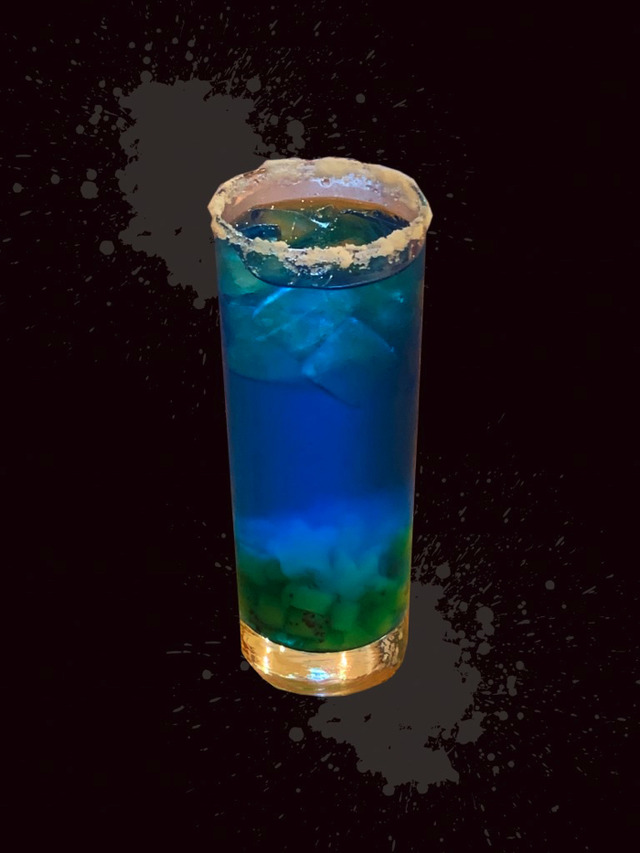 「進撃の巨人×TOWER RECORDS CAFE 自習室 -look at the past-」初めて見た海 700円（C）諫山創・講談社／「進撃の巨人展」製作委員会