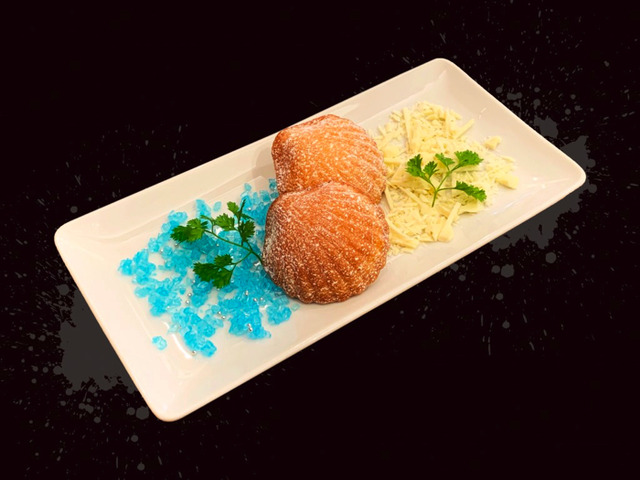 「進撃の巨人×TOWER RECORDS CAFE 自習室 -look at the past-」壁をこえて海へ 1,200円（C）諫山創・講談社／「進撃の巨人展」製作委員会