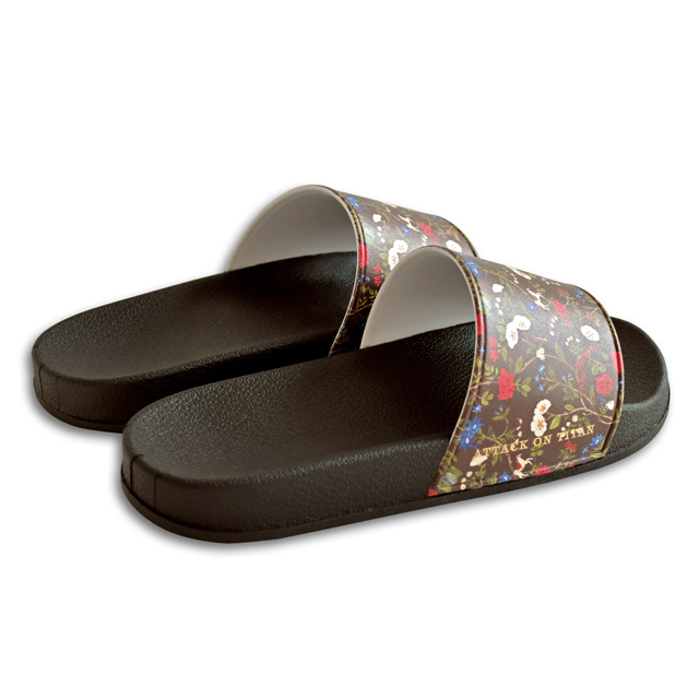 スライドサンダル（3,600円・税別）（C）諫山創・講談社 /「進撃の巨人」製作委員会