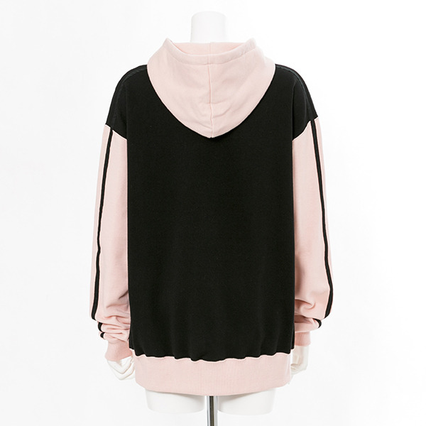 『僕のヒーローアカデミア』コラボレーション「ルームパーカー」麗日お茶子モデル9,800円（税別）（C）堀越耕平／集英社・僕のヒーローアカデミア製作委員会