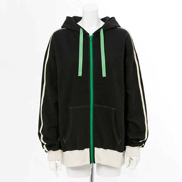 『僕のヒーローアカデミア』コラボレーション「ルームパーカー」蛙吹梅雨モデル9,800円（税別）（C）堀越耕平／集英社・僕のヒーローアカデミア製作委員会