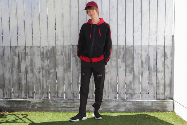 『僕のヒーローアカデミア』コラボレーション「ルームパーカー」切島鋭児郎モデル（C）堀越耕平／集英社・僕のヒーローアカデミア製作委員会