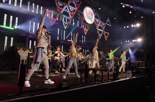 「鈴村健一 満天LIVE 2019 ～ぼくらの前夜祭・ぼくらの後夜祭～」ライブ写真（カメラマン：草刈雅之）