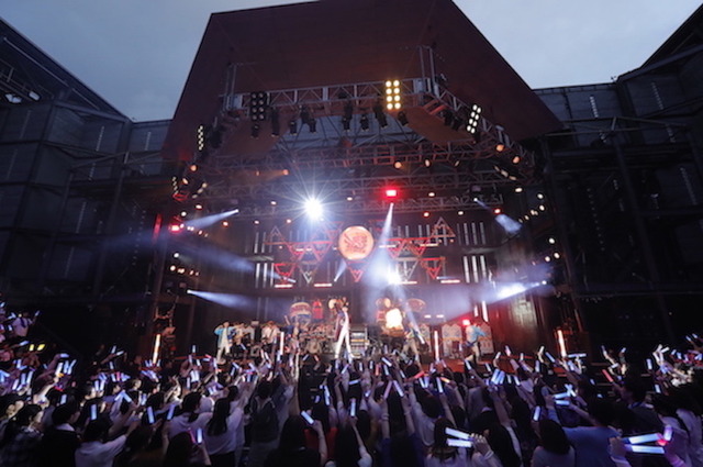 「鈴村健一 満天LIVE 2019 ～ぼくらの前夜祭・ぼくらの後夜祭～」ライブ写真（カメラマン：草刈雅之）