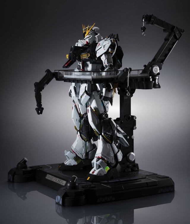 「METAL STRUCTURE 解体匠機 RX-93 νガンダム」93,000円（税抜）（C）創通・サンライズ