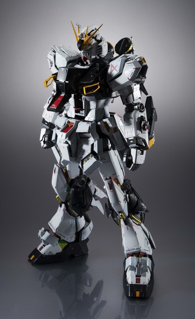 「METAL STRUCTURE 解体匠機 RX-93 νガンダム」93,000円（税抜）（C）創通・サンライズ