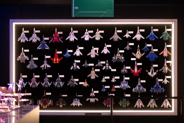 花澤香菜＆河森正治とゆく「河森正治EXPO」。アクエリオン、パンドーラ…いま振り返り何想う？【インタビュー】