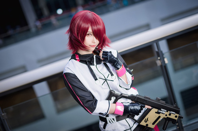 【コスプレ】可愛いとカッコイイを併せ持つ中国人気レイヤー洛洛子、“中国版コミケ”に天使として降臨【写真17枚】