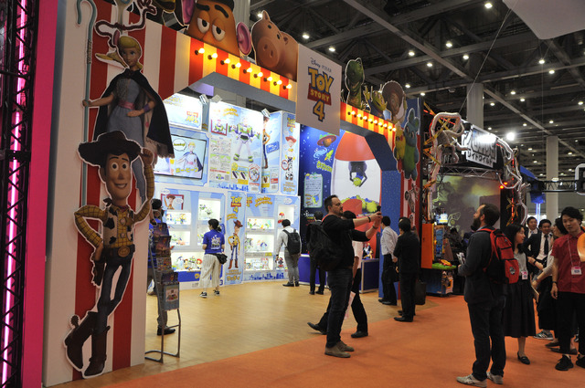 タカラトミーブースの様子