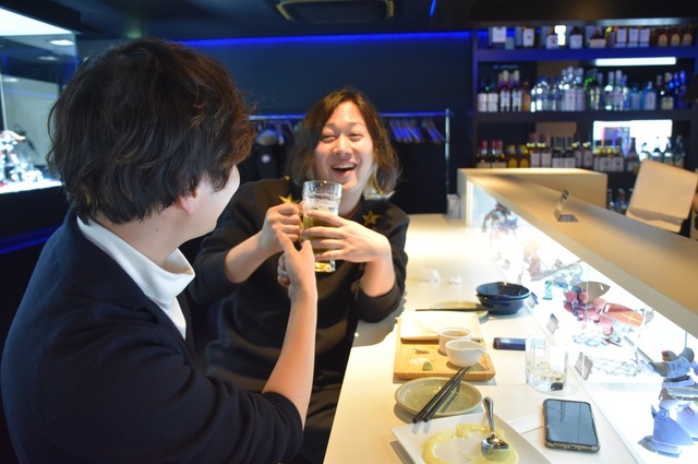 “ガンダムオタク”上司と“ギャル男”部下がロボット好きの聖地「ROBOT KICHI」に行ってみた【レポート】