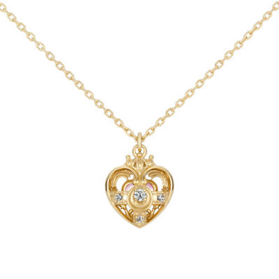 「『美少女戦士セーラームーン』Cosmic Heart Necklace」シルバー・イエローゴールドコーティング 21,600円（税込）/ K18ホワイトゴールド・K18イエローゴールド 95,000円（税込）/ プラチナ950 120,000円（税込）（C）武内直子・PNP・東映アニメーション（C）Naoko Takeuchi