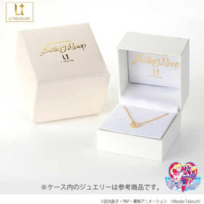 「『美少女戦士セーラームーン』Cosmic Heart Necklace」シルバー・イエローゴールドコーティング 21,600円（税込）/ K18ホワイトゴールド・K18イエローゴールド 95,000円（税込）/ プラチナ950 120,000円（税込）（C）武内直子・PNP・東映アニメーション（C）Naoko Takeuchi
