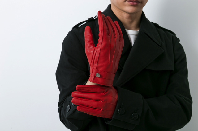 『ペルソナ5』コラボレーション 手袋 ジョーカーモデル 9,800円（税別）（C）ATLUS （C）SEGA All rights reserved.