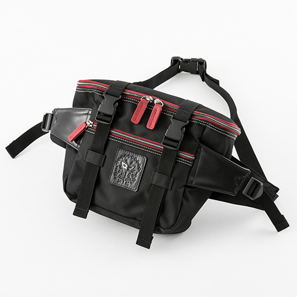 『ペルソナ5』コラボレーション バッグ ジョーカーモデル 12,800円（税別）（C）ATLUS （C）SEGA All rights reserved.