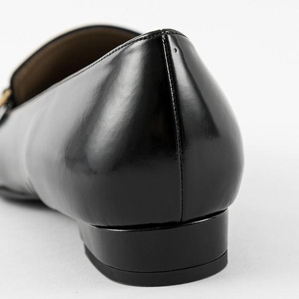 『ペルソナ5』コラボレーション 靴 明智吾郎モデル 15,800円（税別）（C）ATLUS （C）SEGA All rights reserved.