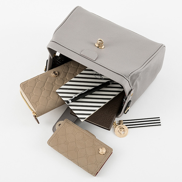 『ペルソナ5』コラボレーション バッグ 明智吾郎モデル 12,800円（税別）（C）ATLUS （C）SEGA All rights reserved.