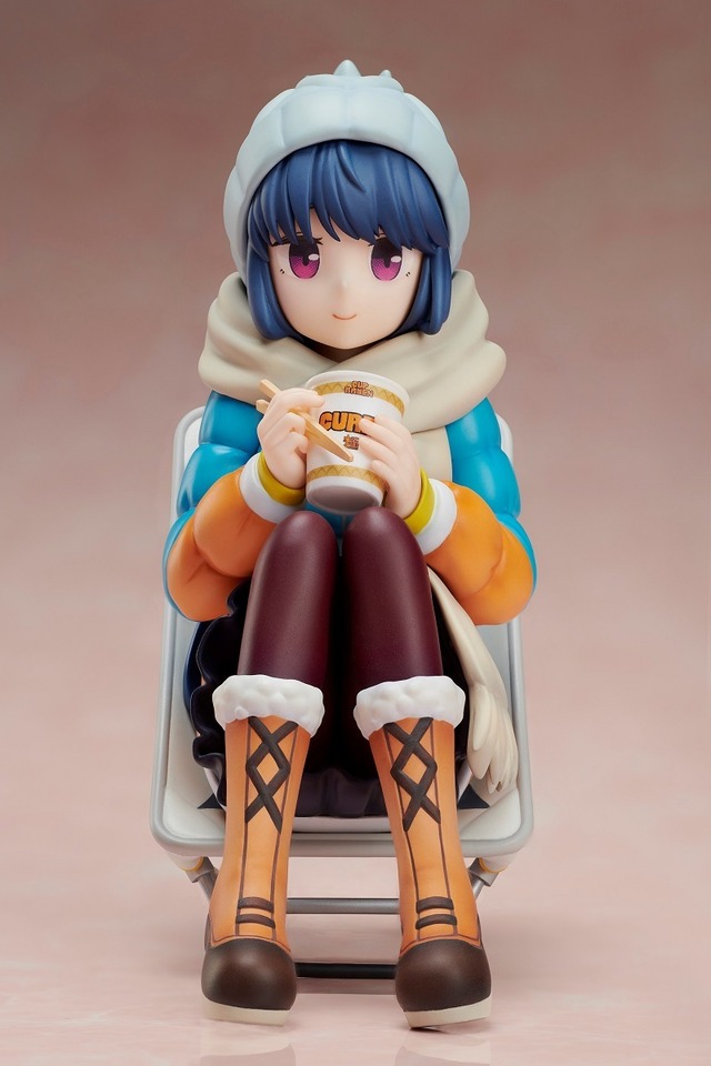 「ゆるキャン△ 志摩リン 1/8 プレミアムぬーどるストッパーフィギュア」12,800円（税別）（C） あfろ・芳文社／野外活動サークル
