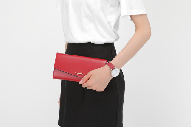 『犬夜叉』コラボレーション　財布　犬夜叉モデル　12,800円（税別）（C）高橋留美子／小学館