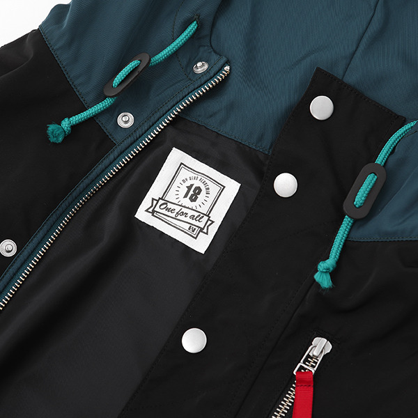 「緑谷出久モデル マウンテンパーカー」15,800円（税別）（C）堀越耕平／集英社・僕のヒーローアカデミア製作委員会