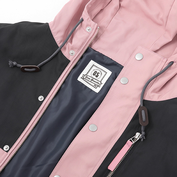 「麗日お茶子モデル マウンテンパーカー」15,800円（税別）（C）堀越耕平／集英社・僕のヒーローアカデミア製作委員会