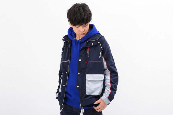 「轟焦凍モデル マウンテンパーカー」15,800円（税別）（C）堀越耕平／集英社・僕のヒーローアカデミア製作委員会