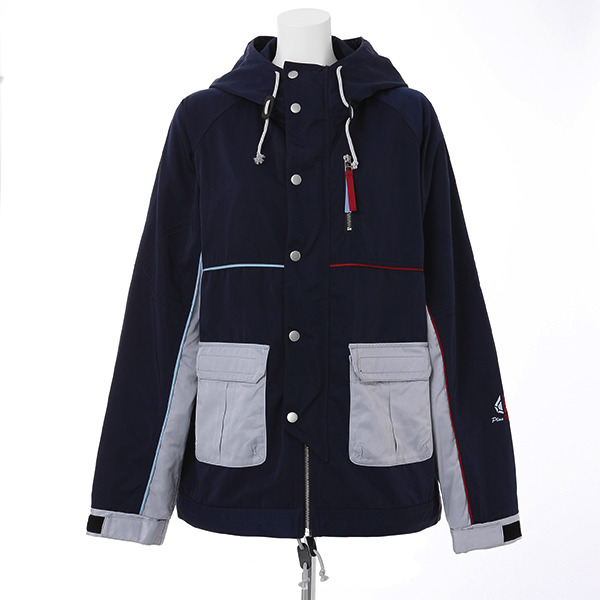 「轟焦凍モデル マウンテンパーカー」15,800円（税別）（C）堀越耕平／集英社・僕のヒーローアカデミア製作委員会