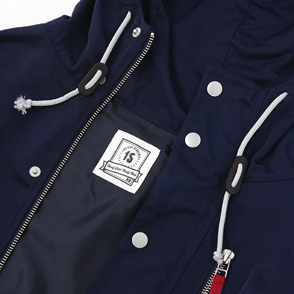 「轟焦凍モデル マウンテンパーカー」15,800円（税別）（C）堀越耕平／集英社・僕のヒーローアカデミア製作委員会