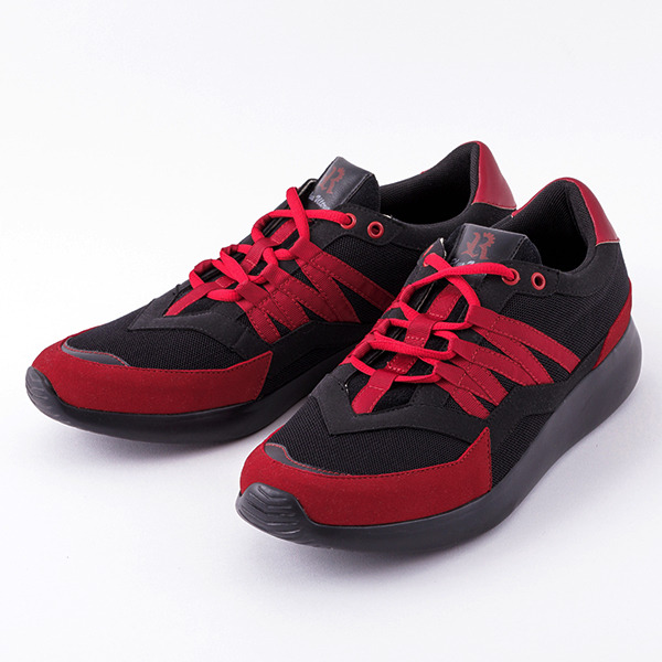 「切島鋭児郎モデル スニーカー」10,800円（税別）（C）堀越耕平／集英社・僕のヒーローアカデミア製作委員会