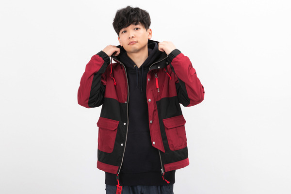 「切島鋭児郎モデル マウンテンパーカー」15,800円（税別）（C）堀越耕平／集英社・僕のヒーローアカデミア製作委員会