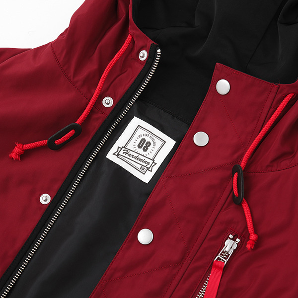 「切島鋭児郎モデル マウンテンパーカー」15,800円（税別）（C）堀越耕平／集英社・僕のヒーローアカデミア製作委員会