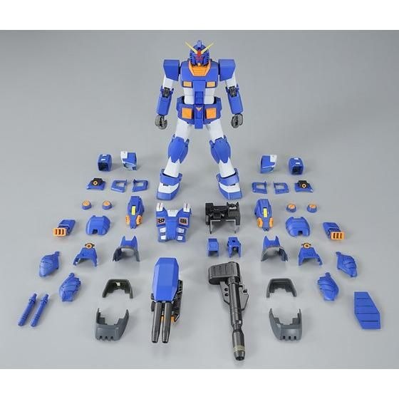 「MG 1/100 フルアーマーガンダム（ブルーカラーVer.）」5,500円（税込）（C）創通・サンライズ