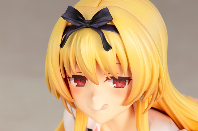 「ユエ」12,800円（税抜）（C）白米良・オーバーラップ/ありふれた製作委員会