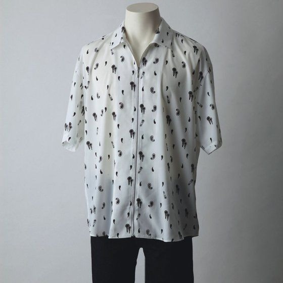 「【ジョジョの奇妙な冒険 黄金の風】×【tk.TAKEO KIKUCHI】 コラボシャツ / ブチャラティ ホワイト」10,800円（税込／送料・手数料別途）（C）LUCKY LAND COMMUNICATIONS/集英社・ジョジョの奇妙な冒険GW製作委員会